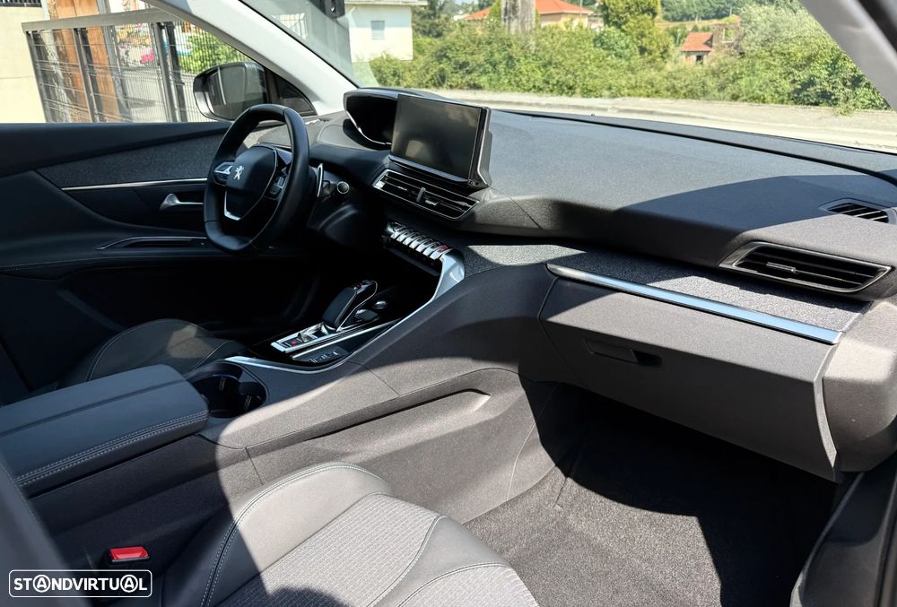 Peugeot 3008 1.6 Hybrid Allure Pack e-EAT8 - 33