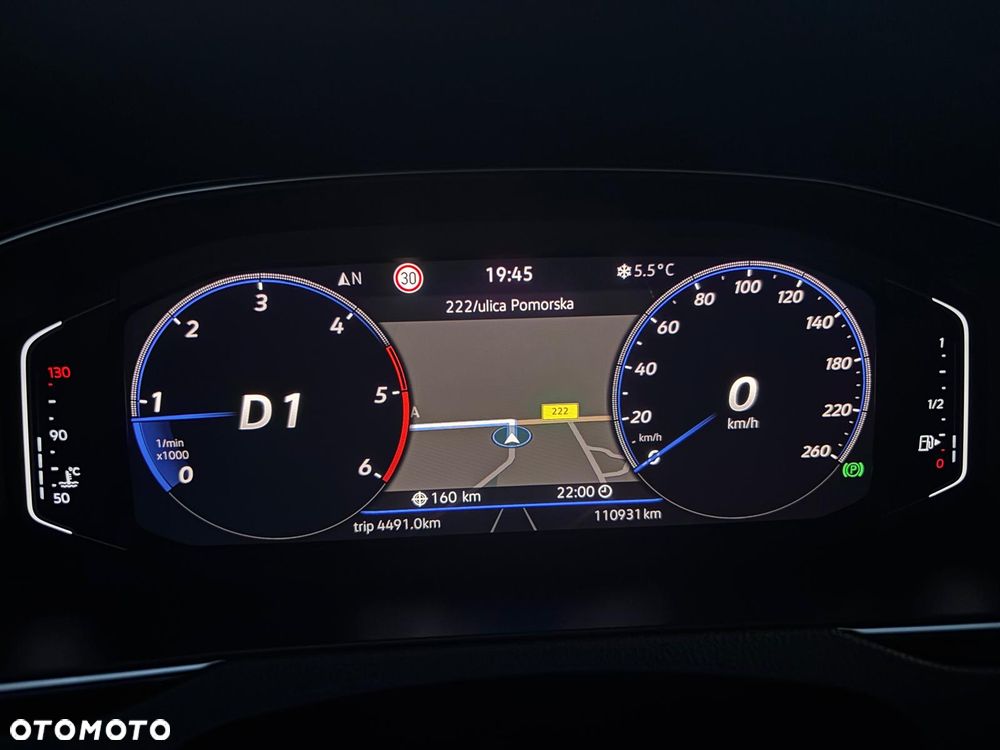 Volkswagen Passat - 12
