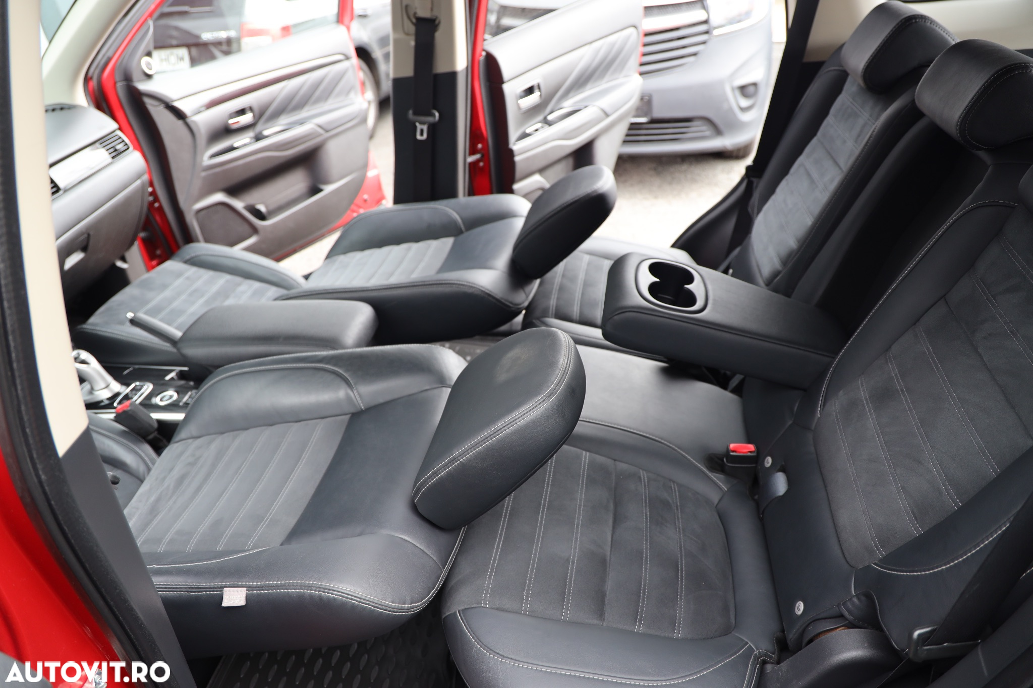 Mitsubishi Outlander 2.0 4WD Plug-In Hybrid - 13
