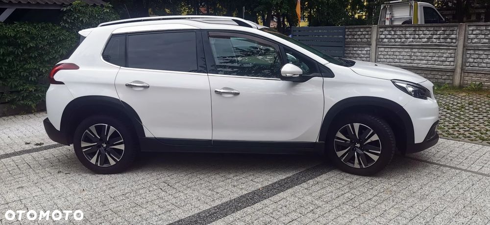 Peugeot 2008 1.2 Pure Tech Style S&S - 7