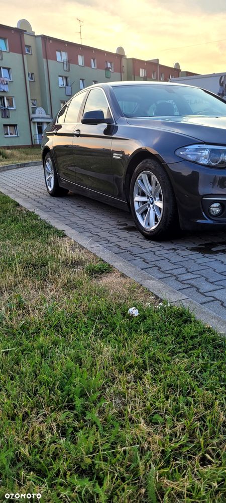 BMW Seria 5 528i xDrive - 8