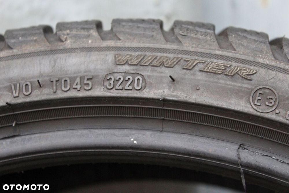 4x 235/35R19 PIRELLI WINTER SOTTOZERO 3 91W XL 7,5mm - 6