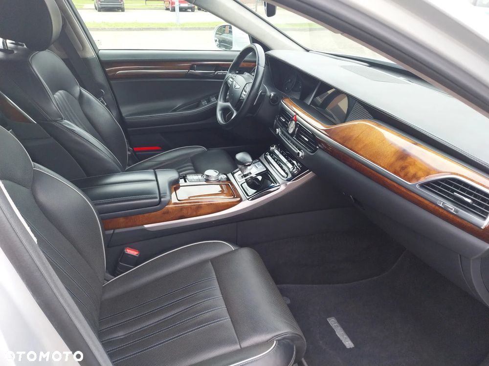 Genesis G90 - 17