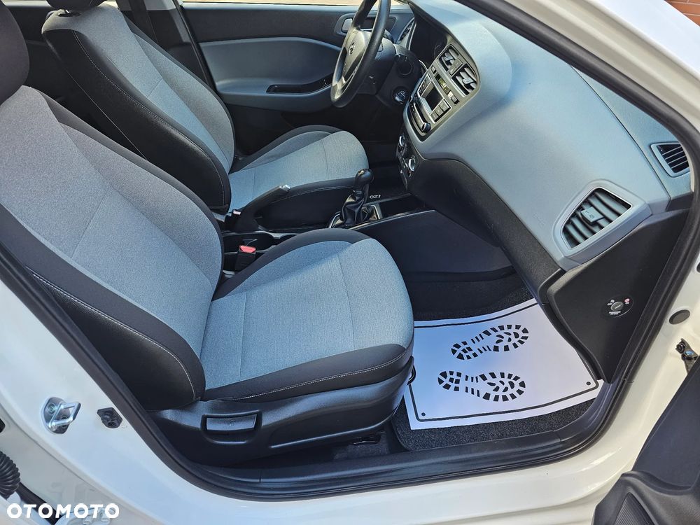 Hyundai i20 1.2 Classic + - 27