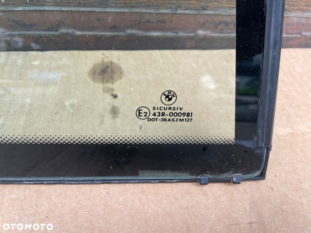 szyba prawa z drzwi mała trójkąt bmw e46 sedan oe bmw - 2