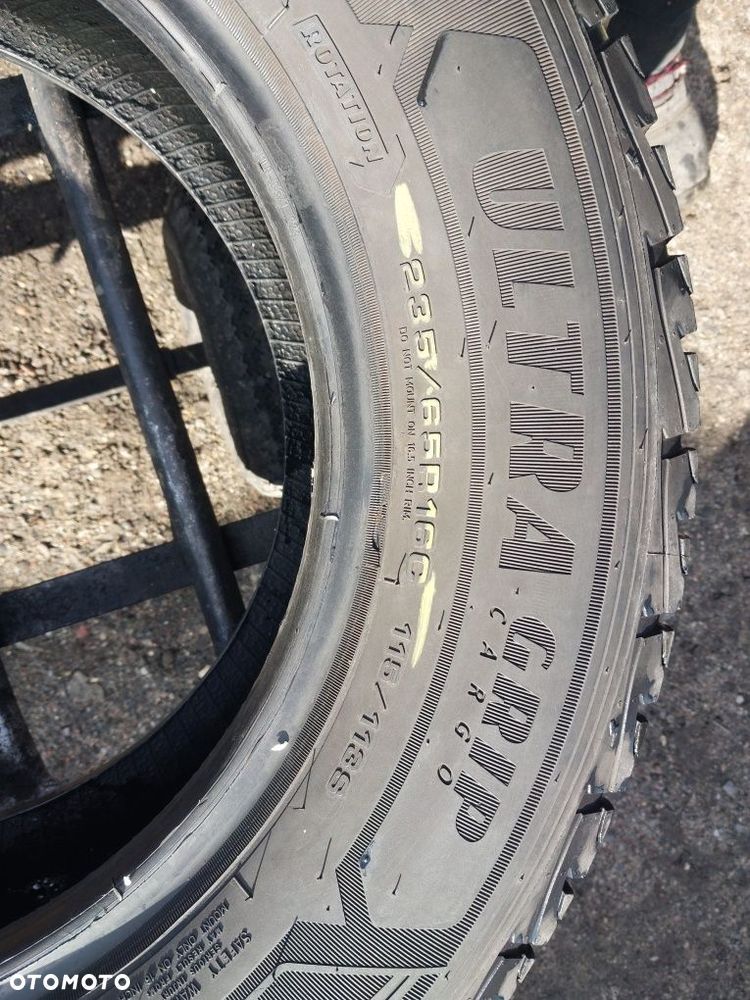 Opony zimowe 235.65.16c Goodyear - 2