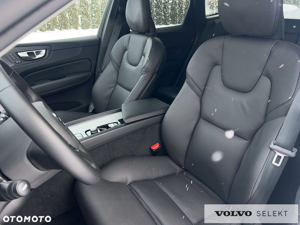 Volvo XC 60 B5 B AWD Plus Dark - 10
