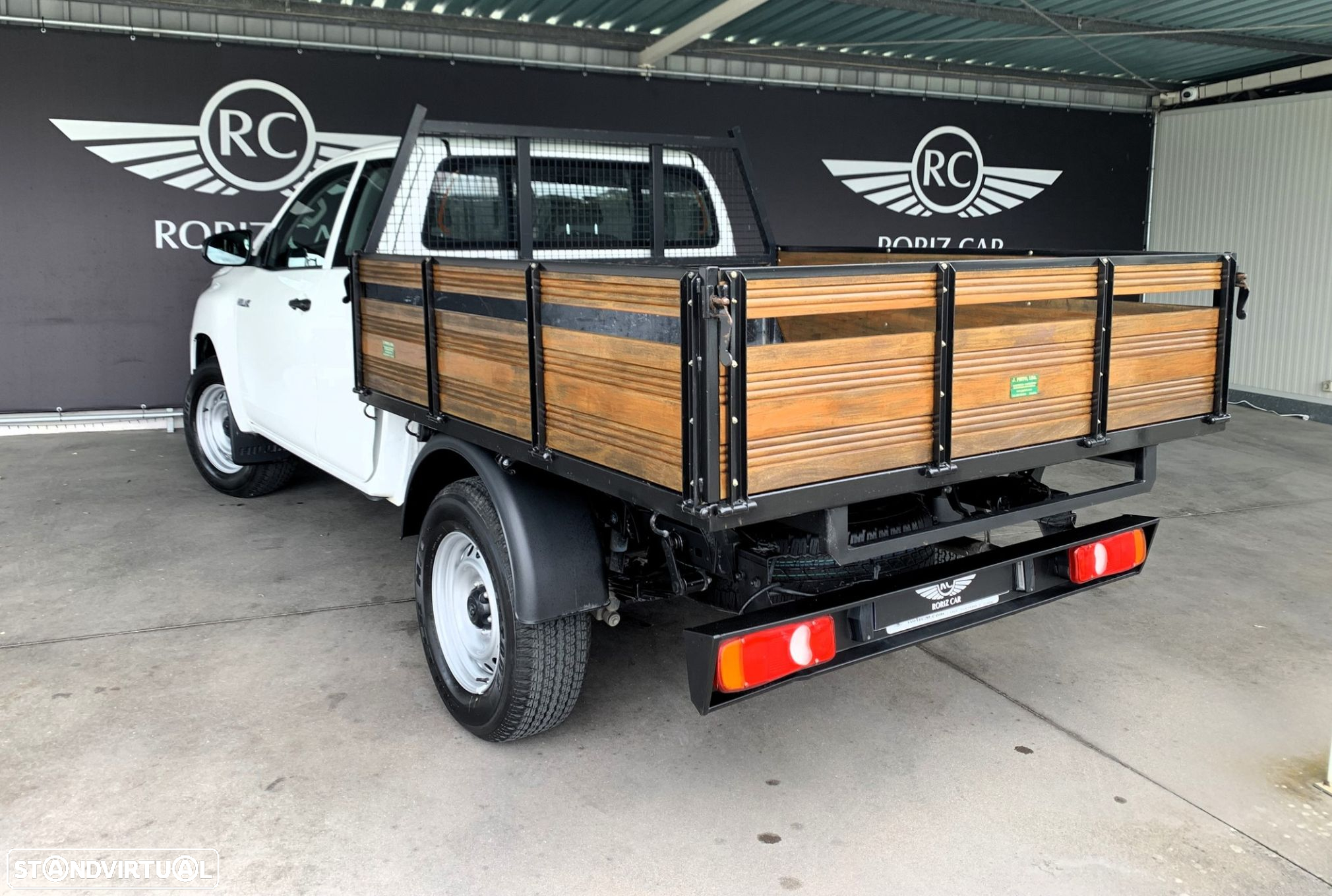 Toyota Hilux 2.4 D-4D 2WD CD Tracker - 6
