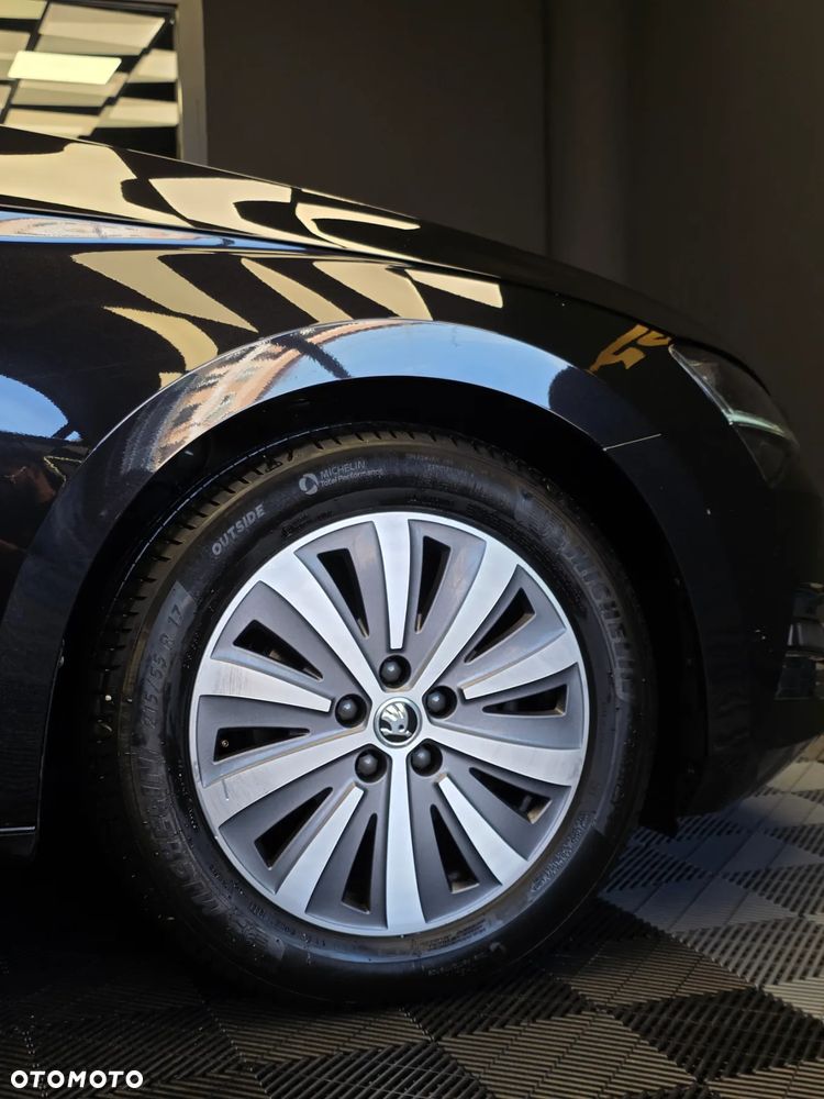 Skoda Superb 2.0 TDI SCR Style DSG - 8