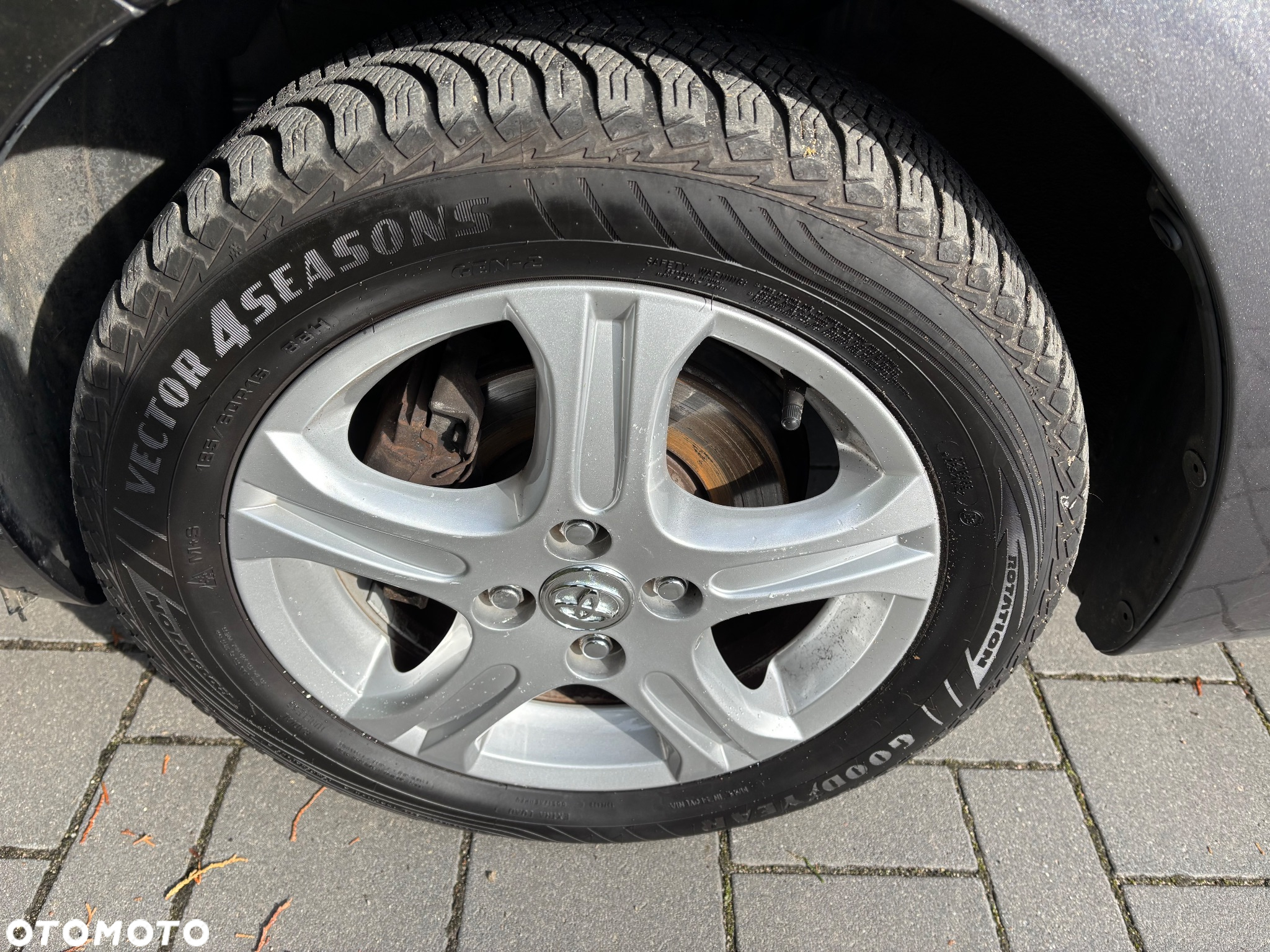 Toyota Yaris 1.33 VVT-i Executive - 28