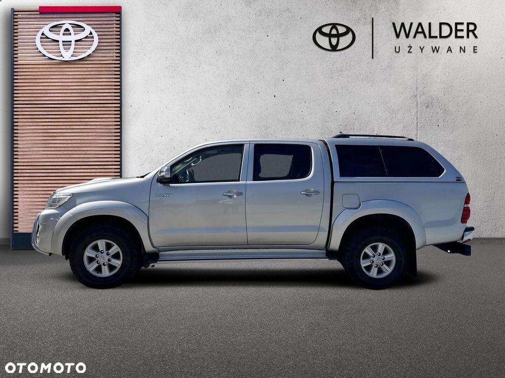 Toyota Hilux 2.5 D-4D SR - 11