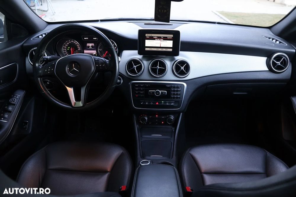 Mercedes-Benz CLA 220 CDI 7G-DCT AMG Line - 8