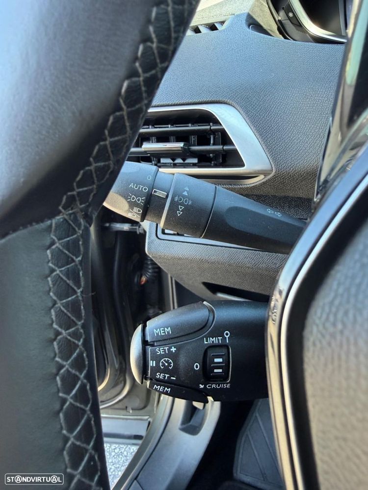 Peugeot 3008 1.5 BlueHDi Allure - 18