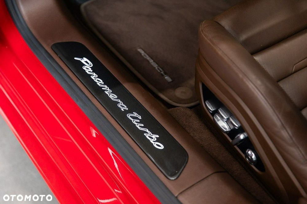 Porsche Panamera Turbo - 26