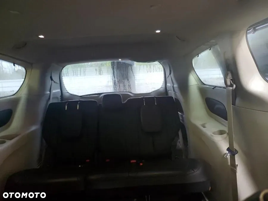 Chrysler Pacifica - 13