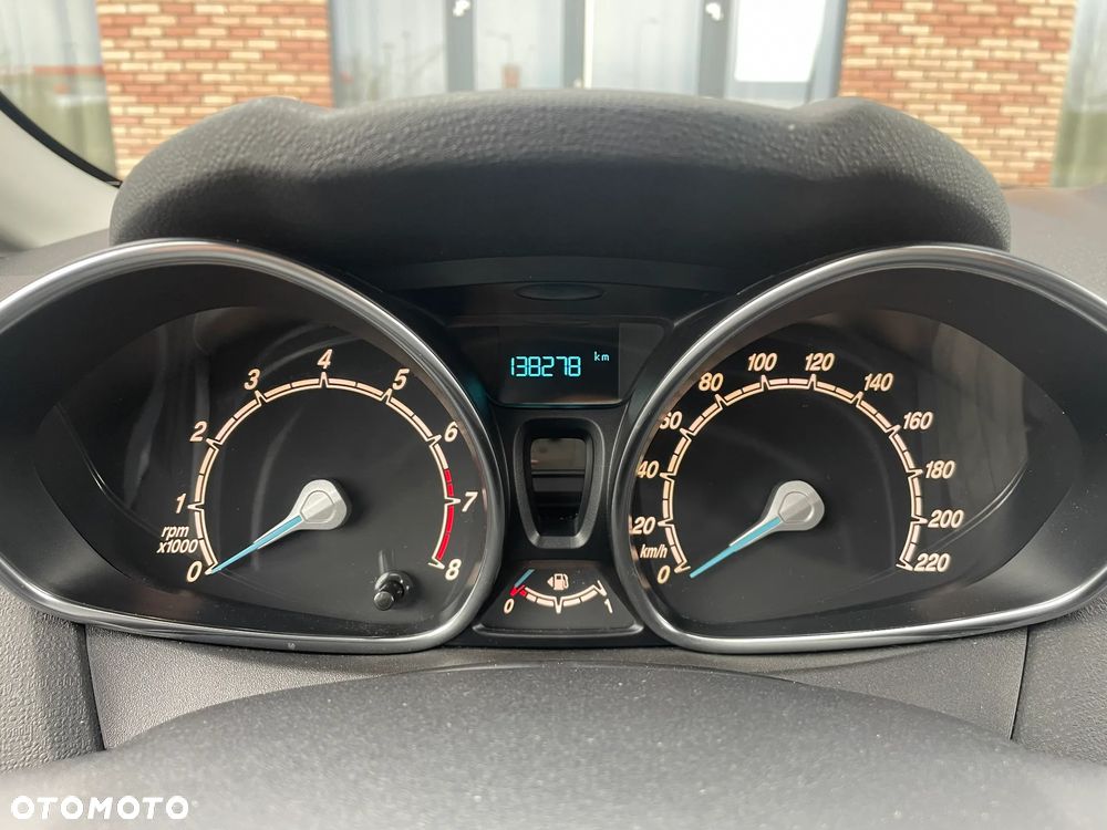 Ford Fiesta 1.0 EcoBoost S&S TITANIUM - 17