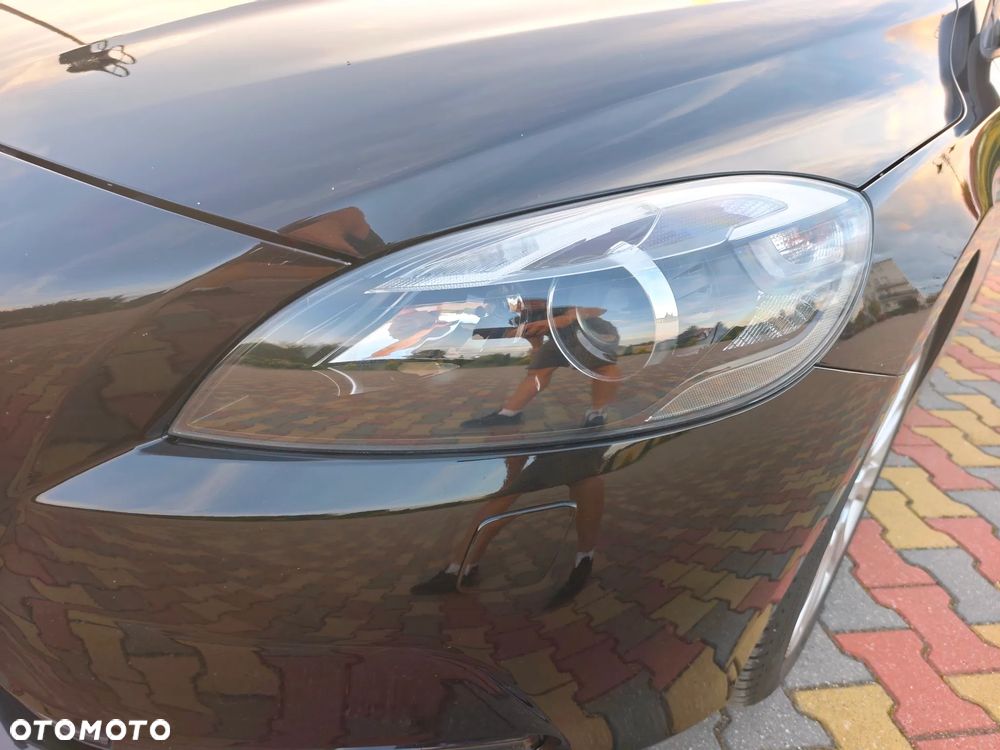 Volvo V40 D2 Summum - 31