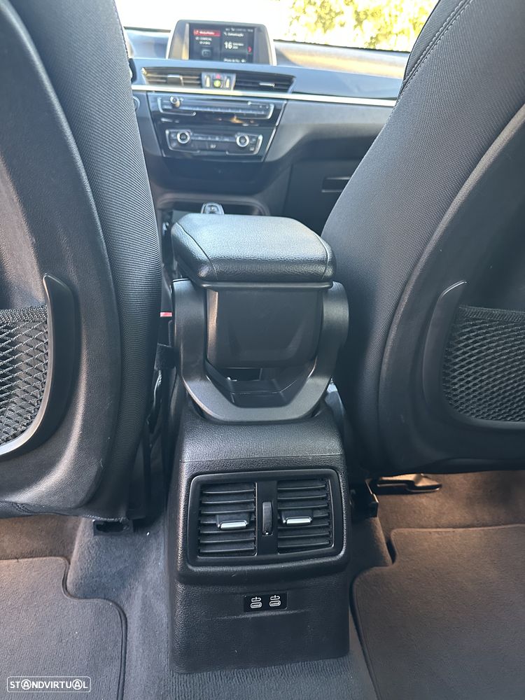 BMW X1 16 d sDrive Auto Line Sport - 12