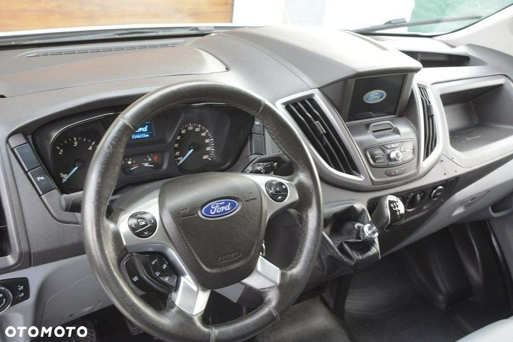 Ford Transit - 12