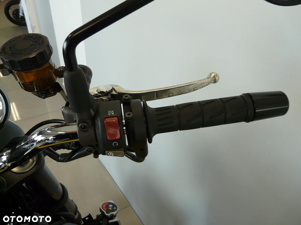 Kawasaki Z 900 RS - 24