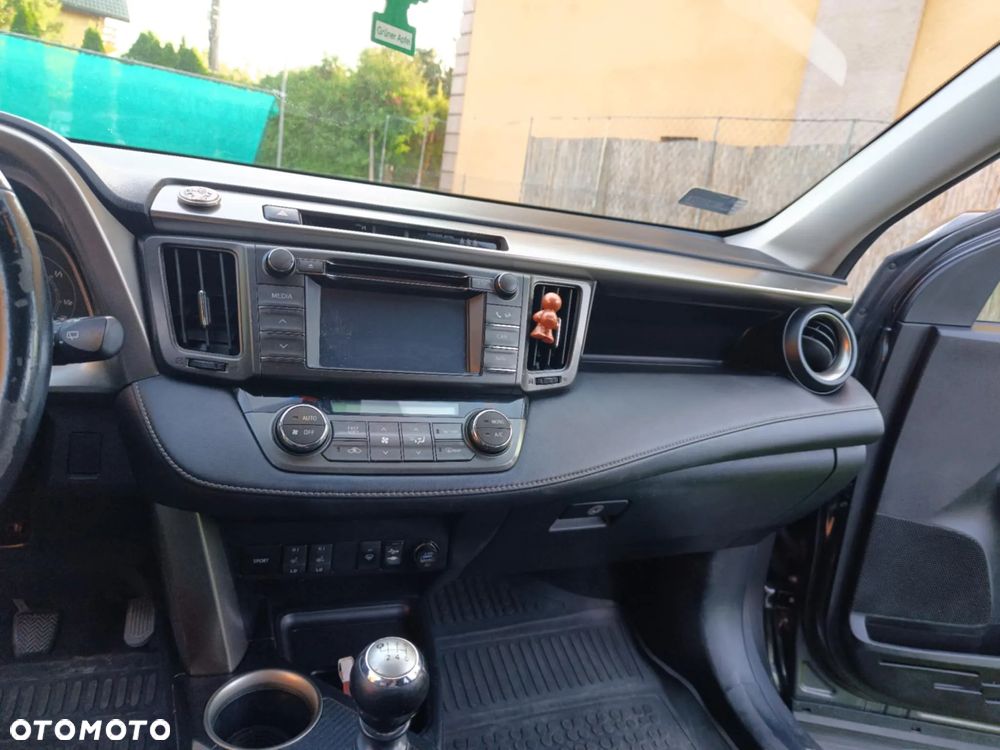 Toyota RAV4 - 5