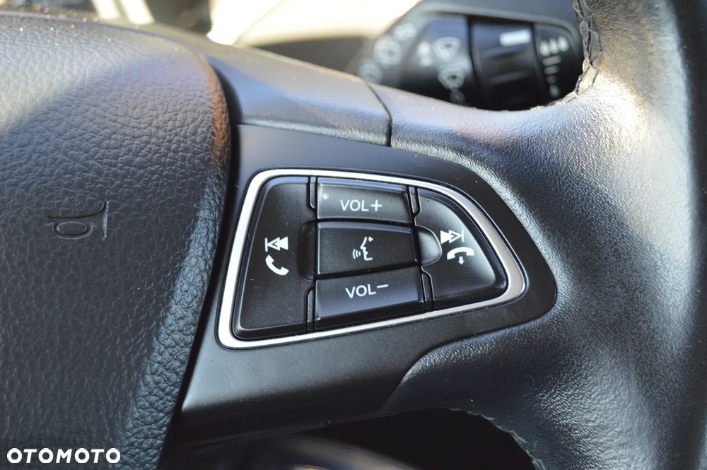 Ford Focus 1.0 EcoBoost Titanium Design - 15