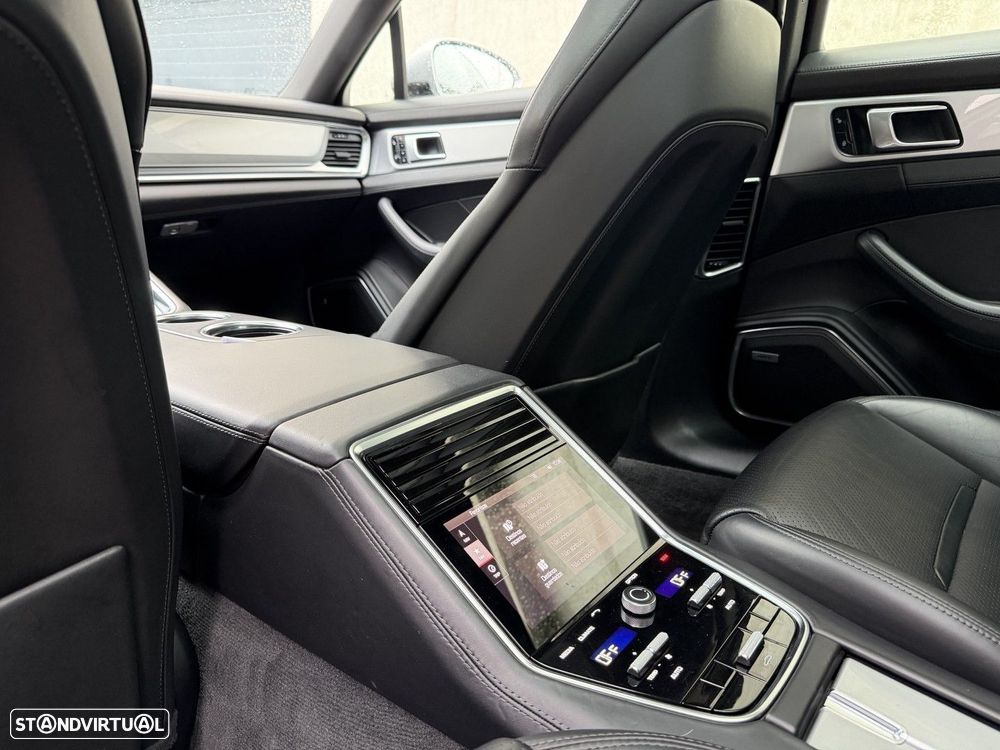 Porsche Panamera 4 E-Hybrid Platinum Edition - 15