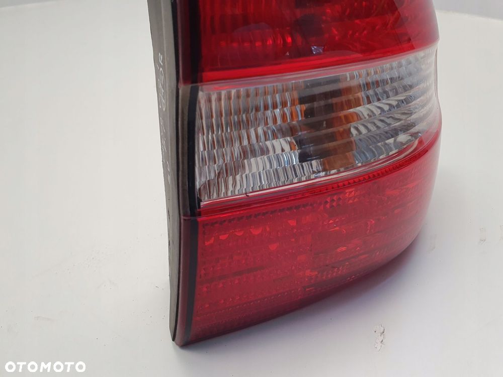 LAMPA PRAWA Volvo V40 I lift 99-04r TYLNA prawy tył pasażera Europa - 3
