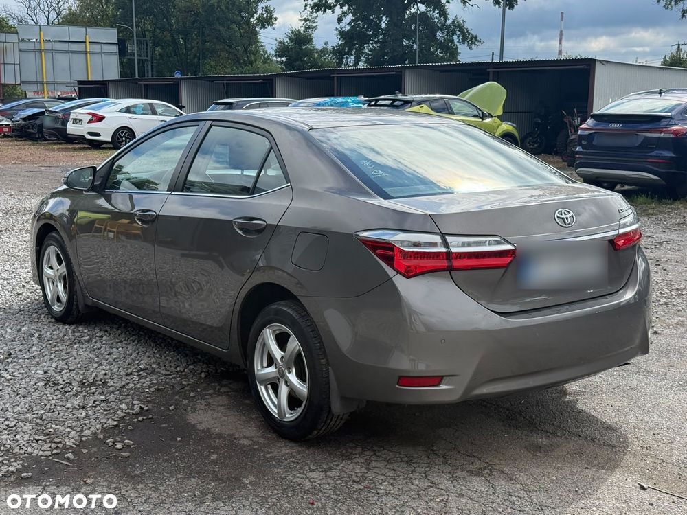 Toyota Corolla 1.6 Comfort - 6