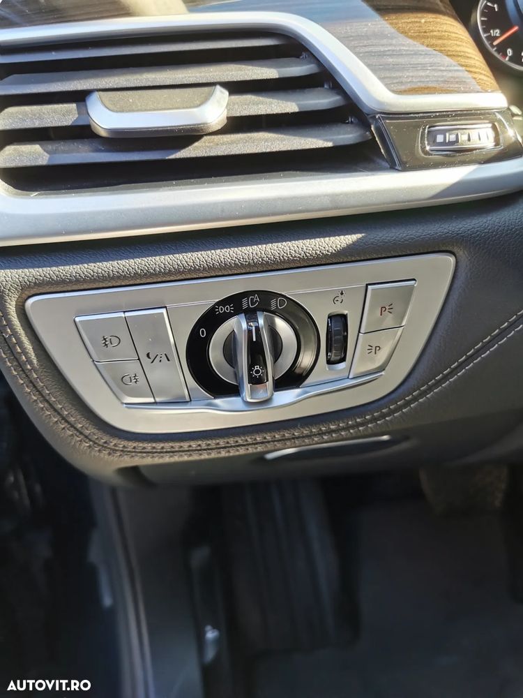 BMW Seria 7 750Ld xDrive - 25