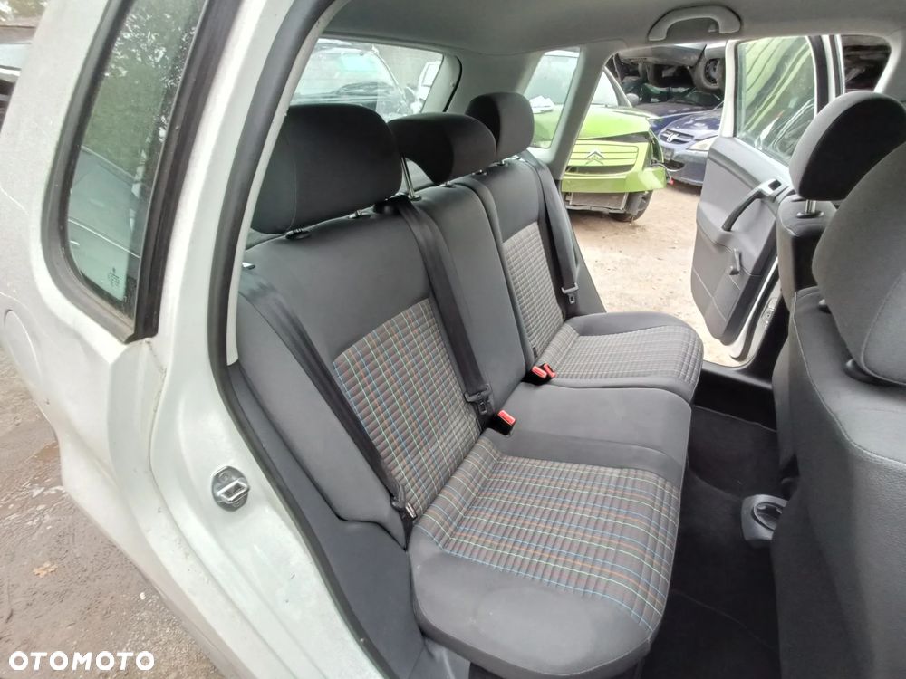 VOLKSWAGEN POLO IV 9N 01-09 LIFT 2009 r. 5D HB fotel kierowcy i pasażera + kanapa tylna  * - 3