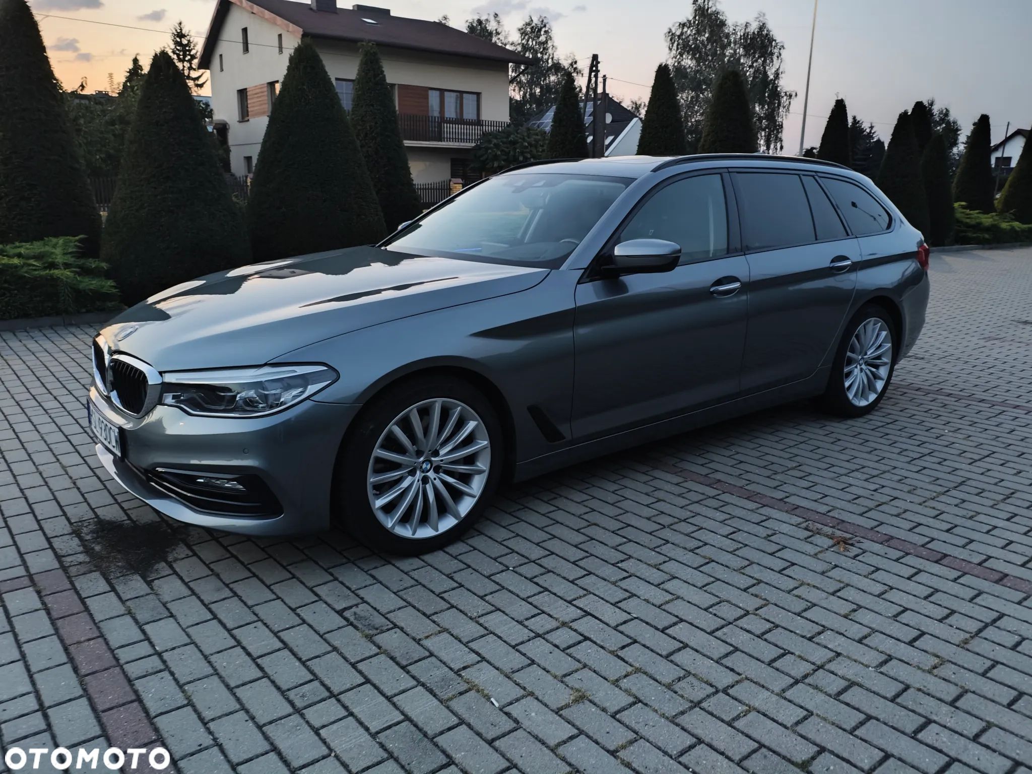 BMW Seria 5 530d xDrive Touring Sport Line - 1