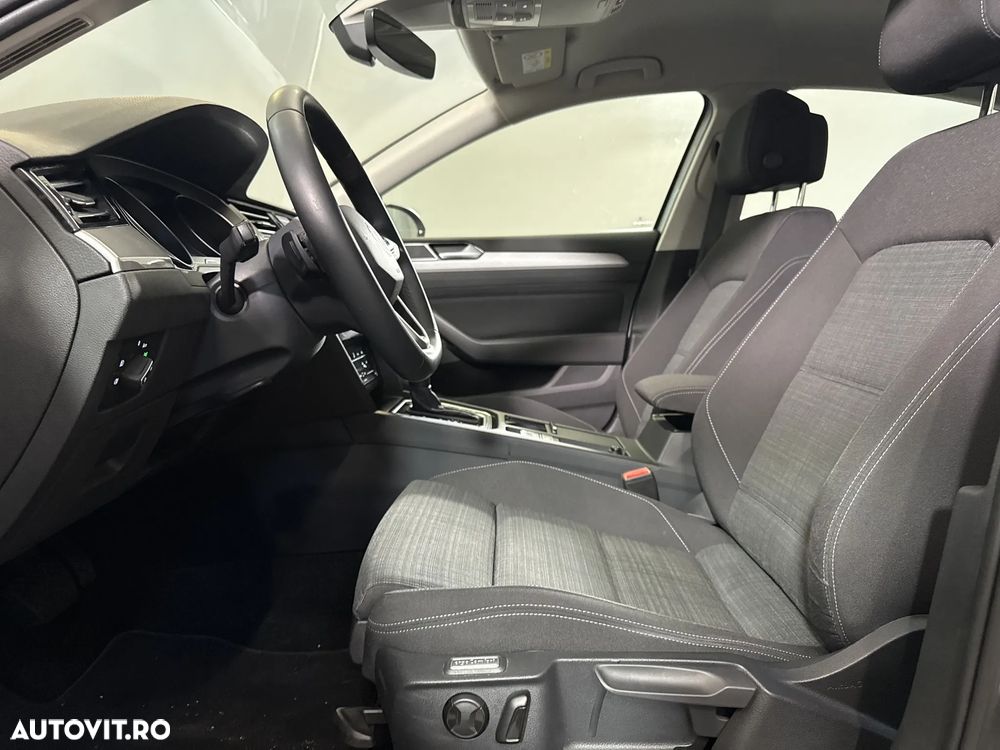Volkswagen Passat - 25