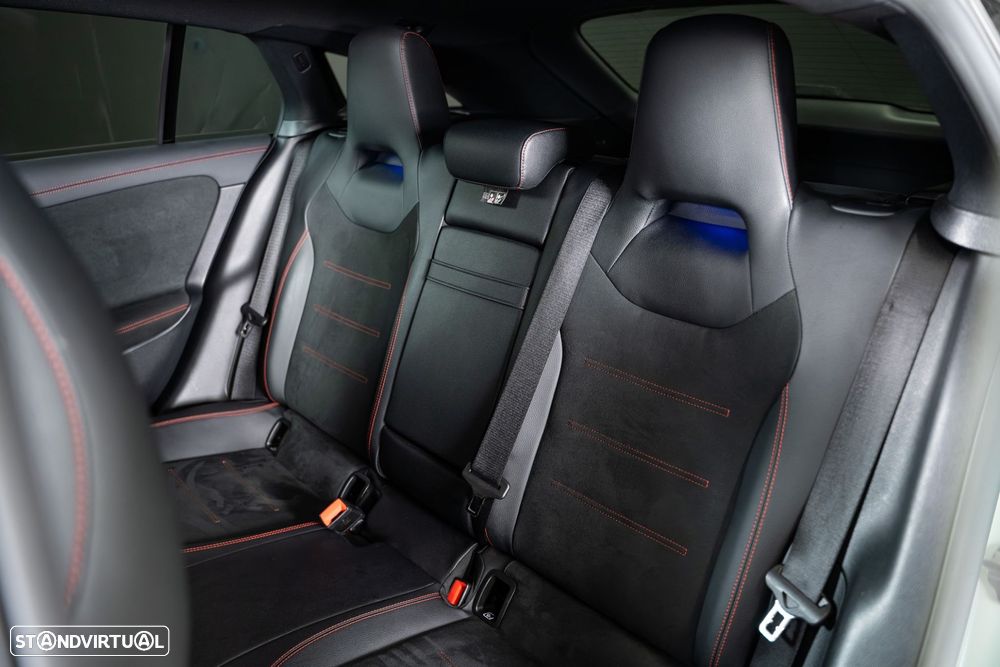 Mercedes-Benz CLA 220 d Shooting Brake 8G-DCT AMG Line - 16