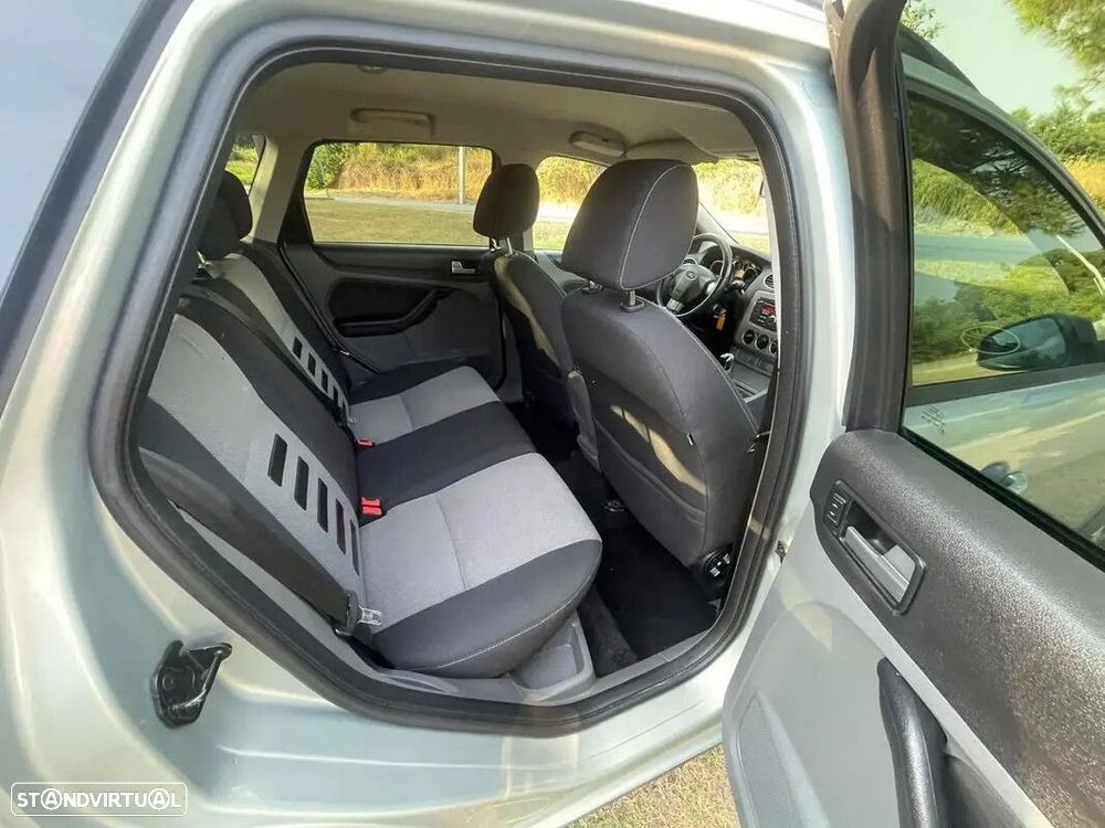 Ford Focus SW - 15