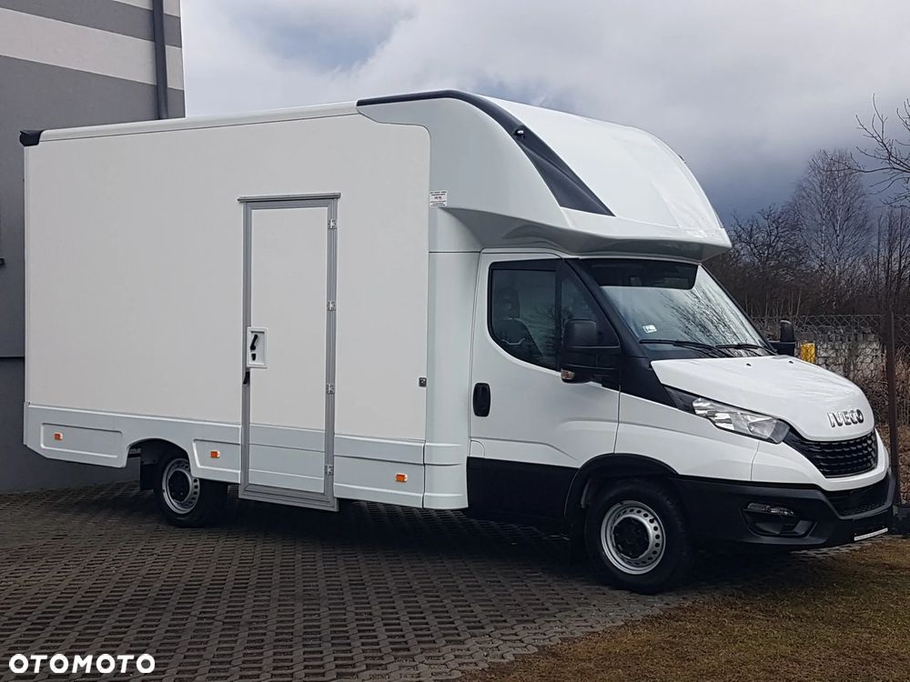 Iveco DAILY KONTENER NISKOPODŁOGOWY 4,43x2,23x2,42 SKLEP FOODTRUCK BAR KLIMA KONIOWÓZ KAMPER - 1