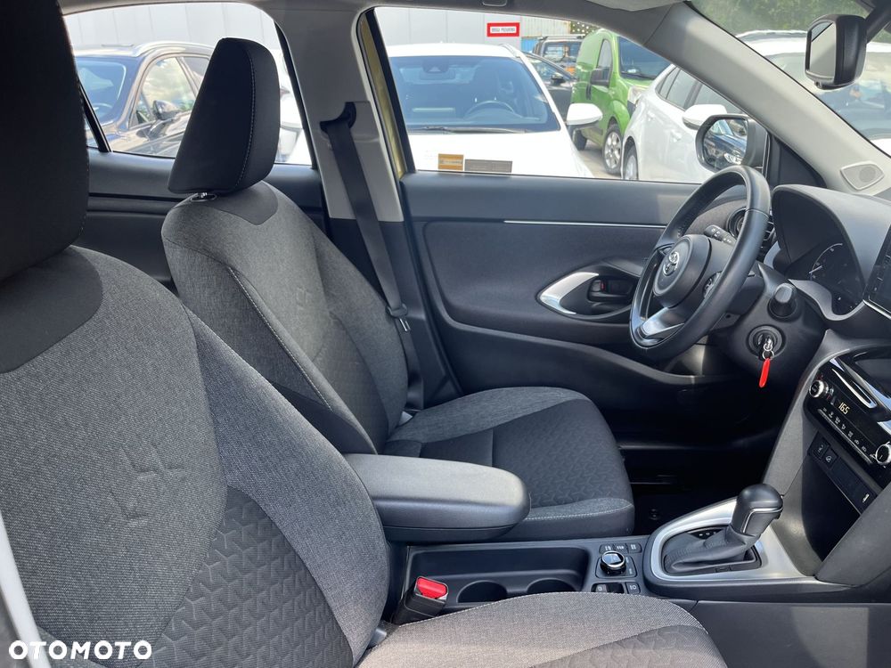 Toyota Yaris Cross Hybrid 1.5 Comfort 4x4 - 23