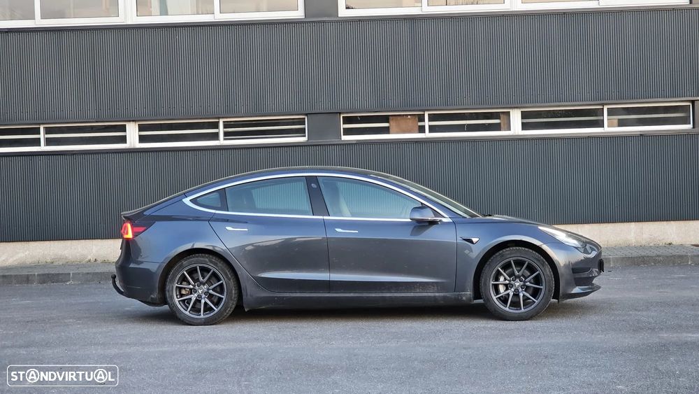 Tesla Model 3 Standard Range Plus RWD - 1