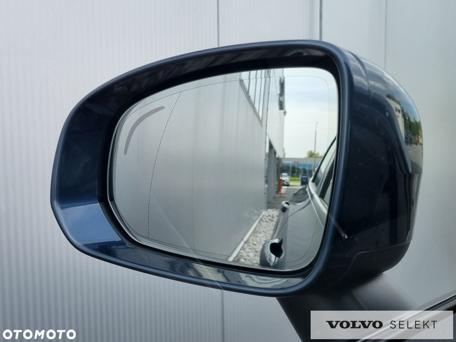 Volvo V90 Cross Country - 36