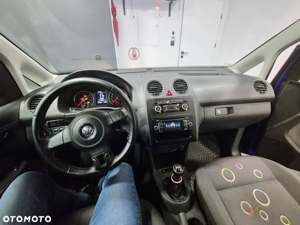 Volkswagen Caddy Comfortline BMT - 6