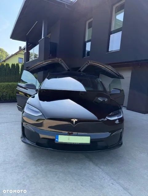 Tesla Model X - 6