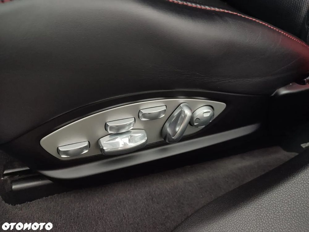 Porsche Panamera 4S - 24