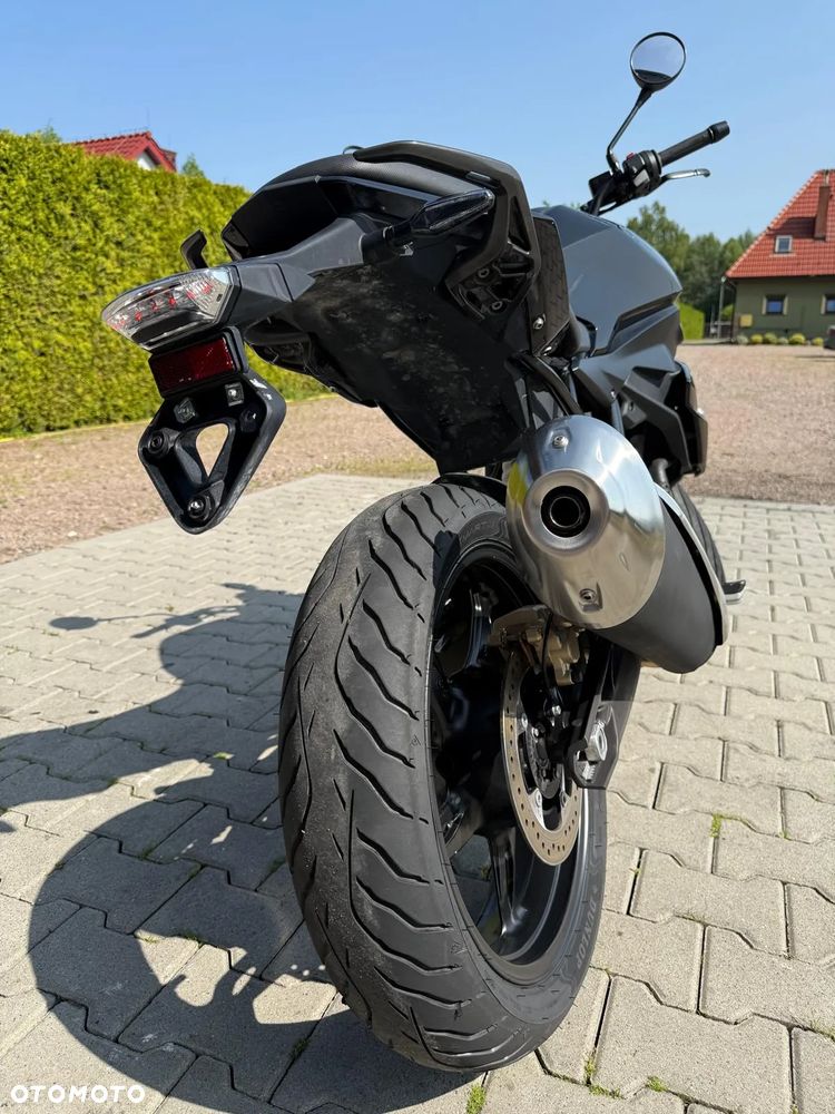 BMW G - 7