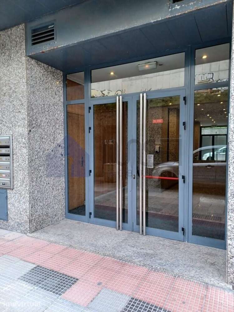 Apartamento T1 com lugar de garagem no Porto - Grande imagem: 2/18