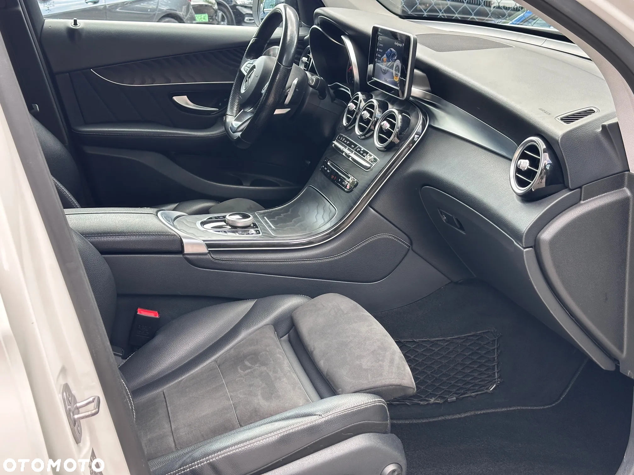 Mercedes-Benz GLC Coupe 250 4-Matic - 30