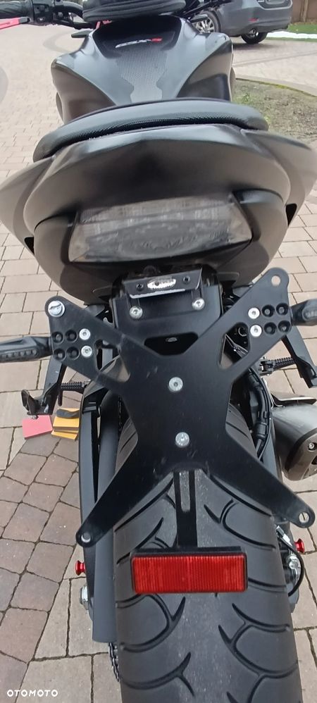 Suzuki GSX 1000 - 31