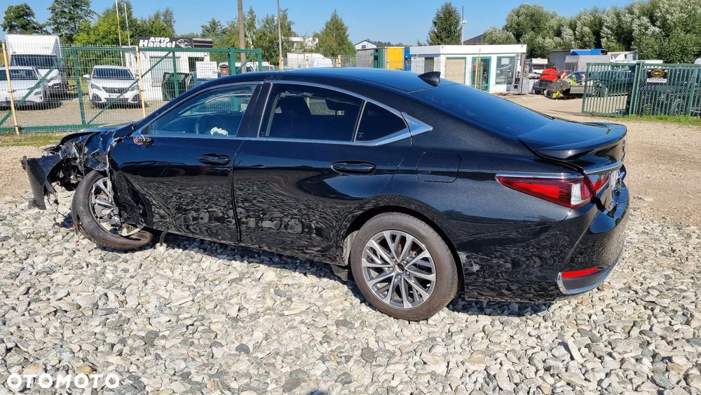 Lexus ES 300h Style Edition - 2