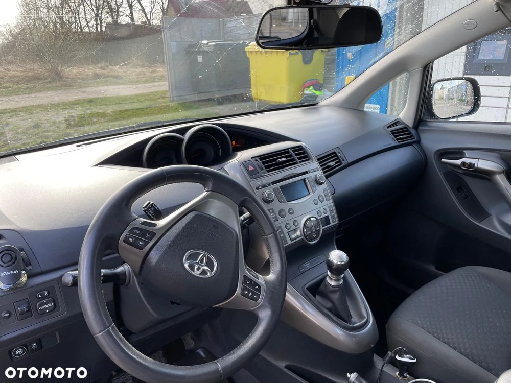Toyota Verso 1.8 Sol 7os - 14