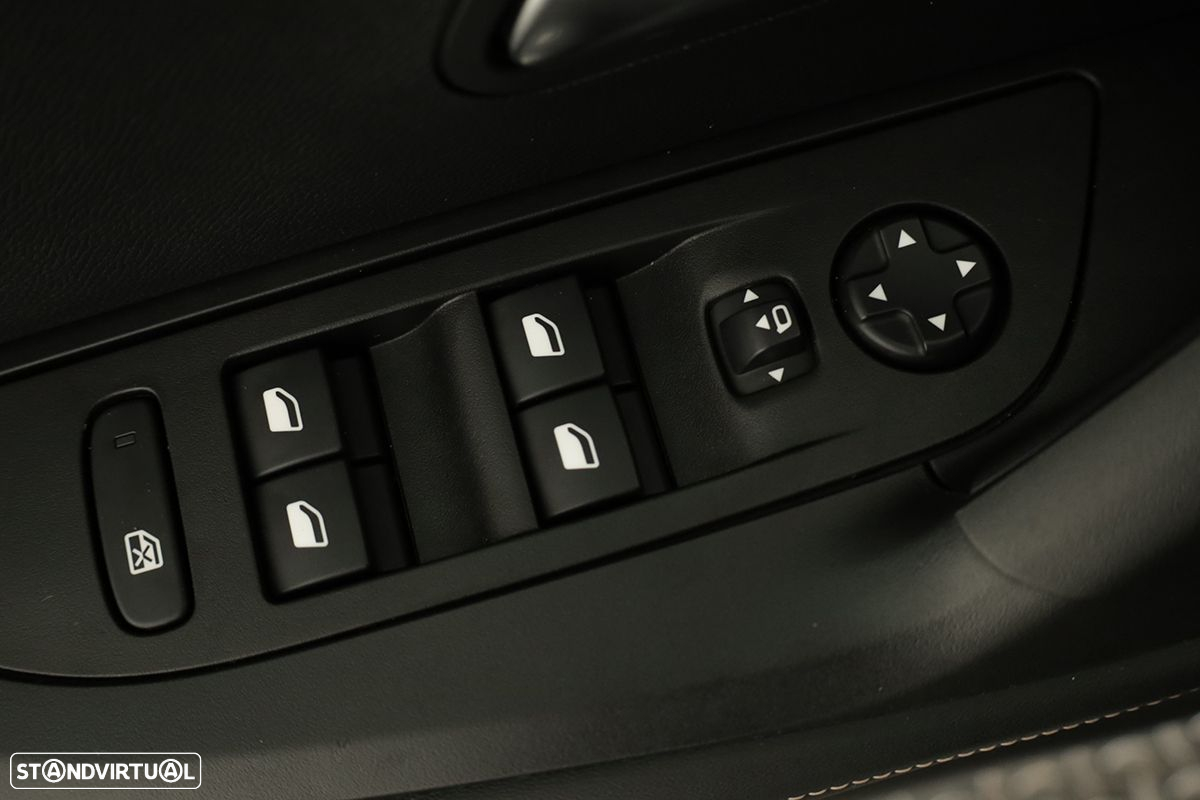 Peugeot 2008 1.2 PureTech Allure - 20