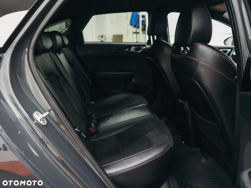 Kia ProCeed 1.6 T-GDI DCT7 OPF GT - 33
